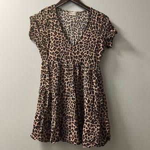 𝅺🟡NWOT Cheetah print, tiered dress, medium from Altr’d State (3 for $17 sale)